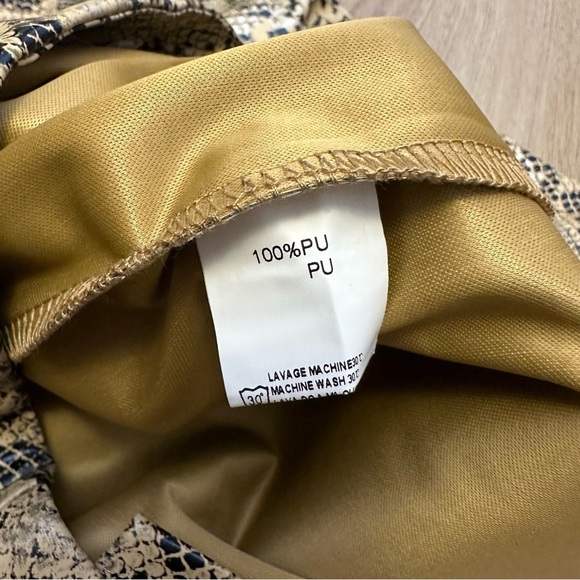 Runway Paris Snakeprint Faux Leather Miniskirt size L - Picture 4 of 5